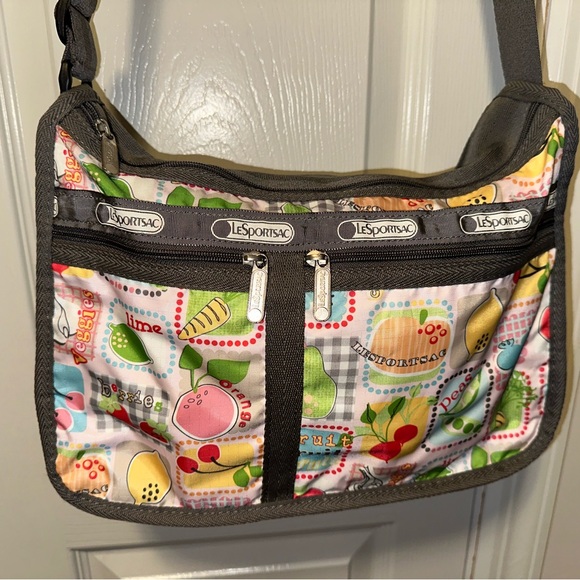 LeSportsac Deluxe Everyday Crossbody Bag Farmer’s Market - Picture 2 of 16